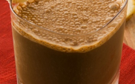 شیک پروتئین شکلات کارامل و قهوه
